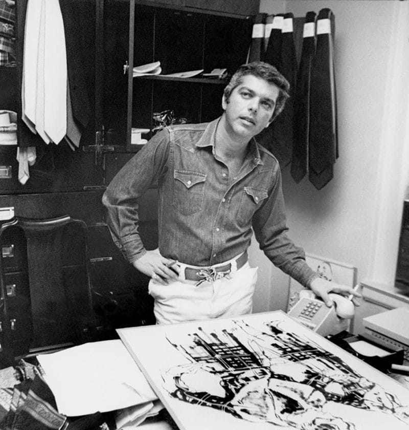 Dizionario della Moda Mame: Ralph Lauren. Lo stilista nel suo ufficio, 1978.